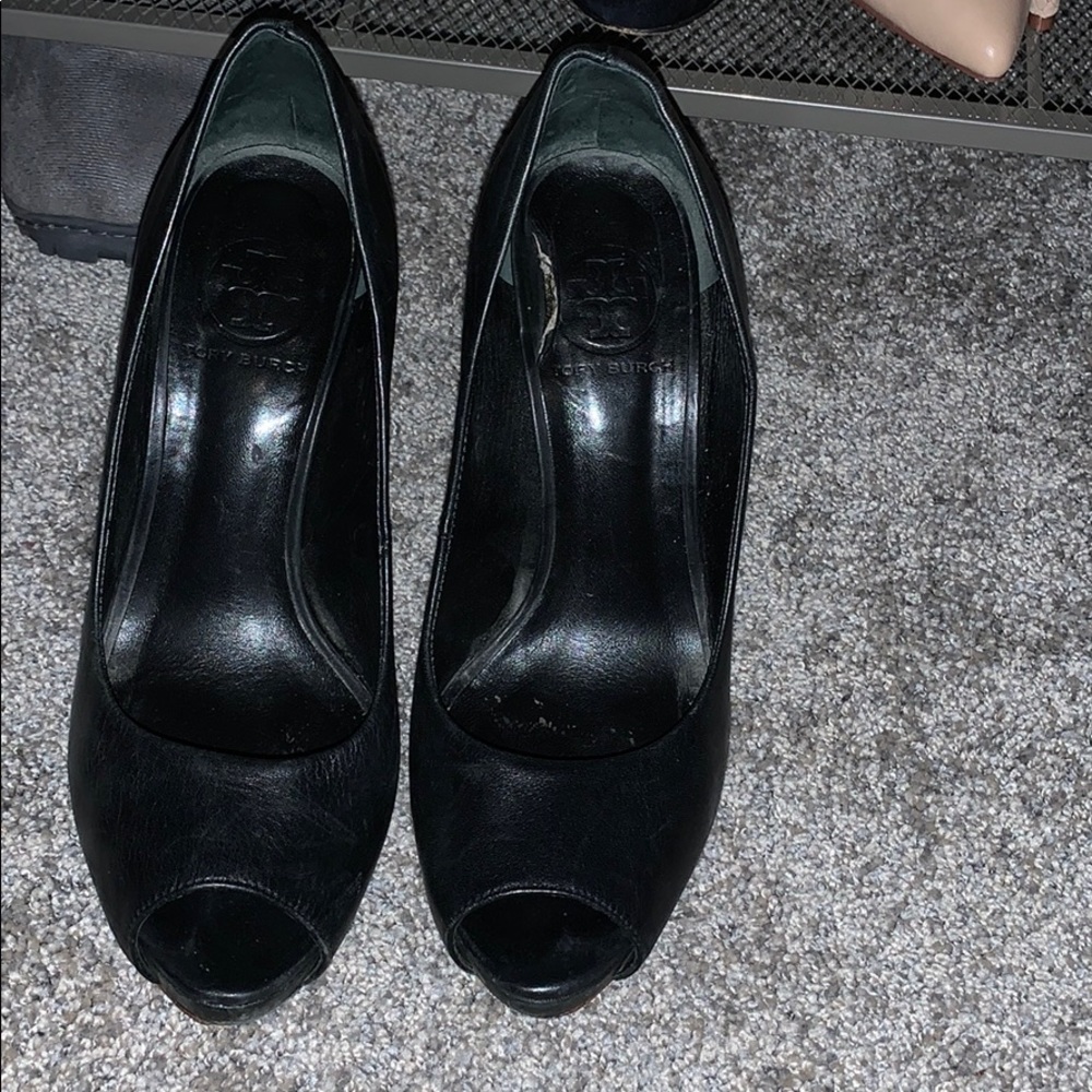 Tory Burch T open toe pump